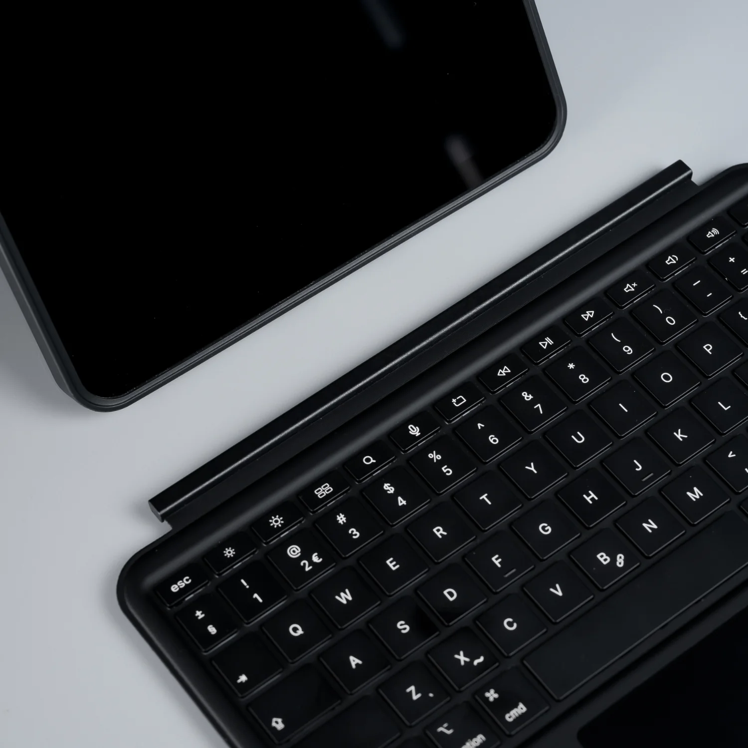 Detachable Keyboard Case | Black | iPad 10th & 11th gen | D25IPA109KBC2QYBK - Image 9