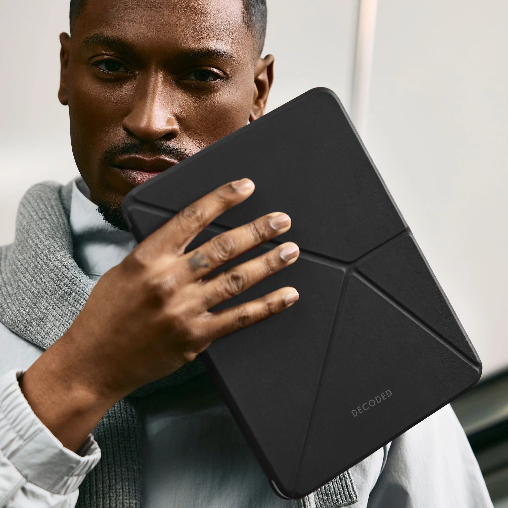 Silicone Slim Folio iPad Case | Charcoal | iPad Air | D26IPAA11SF1CL - Image 3